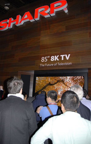 CES 13 > Démo Sharp 8K : quel succès ! CES 13 > Démo Sharp 8K : quel succès !