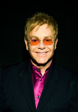 Elton John fête Yamaha… : pour le 125e anniversaire de la marque Elton John fête Yamaha… : pour le 125e anniversaire de la marque