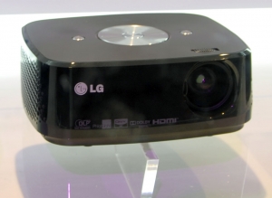 CES 11 > LG HX350T : picoprojecteur avec tuner TNT CES 11 > LG HX350T : picoprojecteur avec tuner TNT