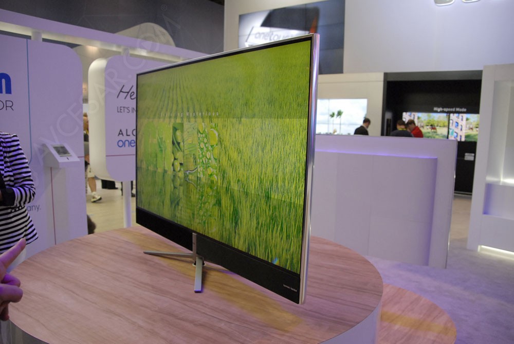 ces-15-tv-led-ultra-hd-thomson-ua9806-une-seule-reference-55-annoncee_014942.jpg