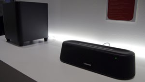 IFA 12 > Toshiba SBM1W : barre de son 2.1 compacte