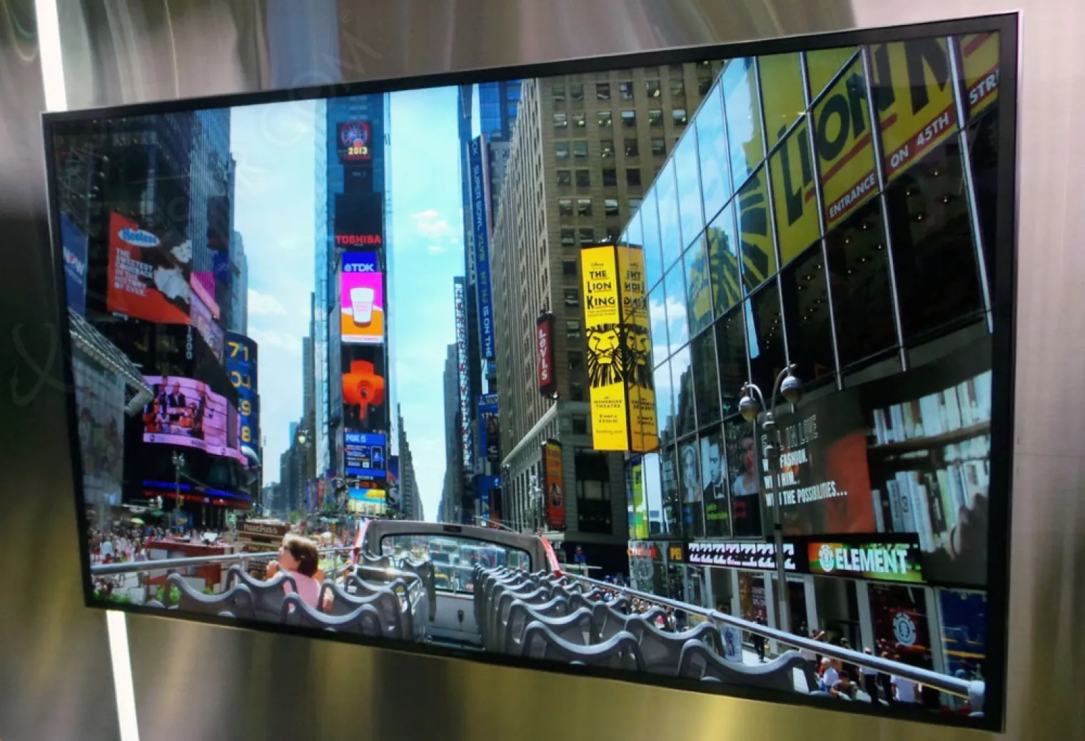 ces-14-tv-led-samsung-85-flexible