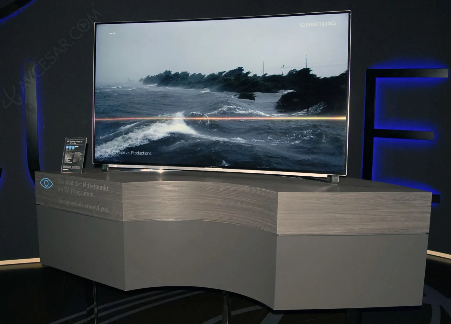 ifa-14-tv-led-ultra-hd-grundig-courbe
