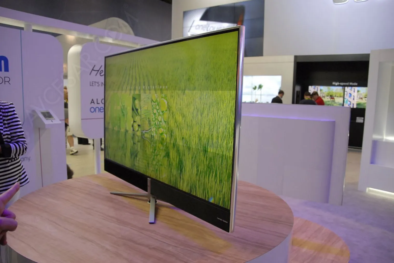 ces-15-tv-led-ultra-hd-thomson-ua9806