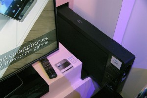 CES 15 > Philips XS1 : barre sonore/support TV 3.1