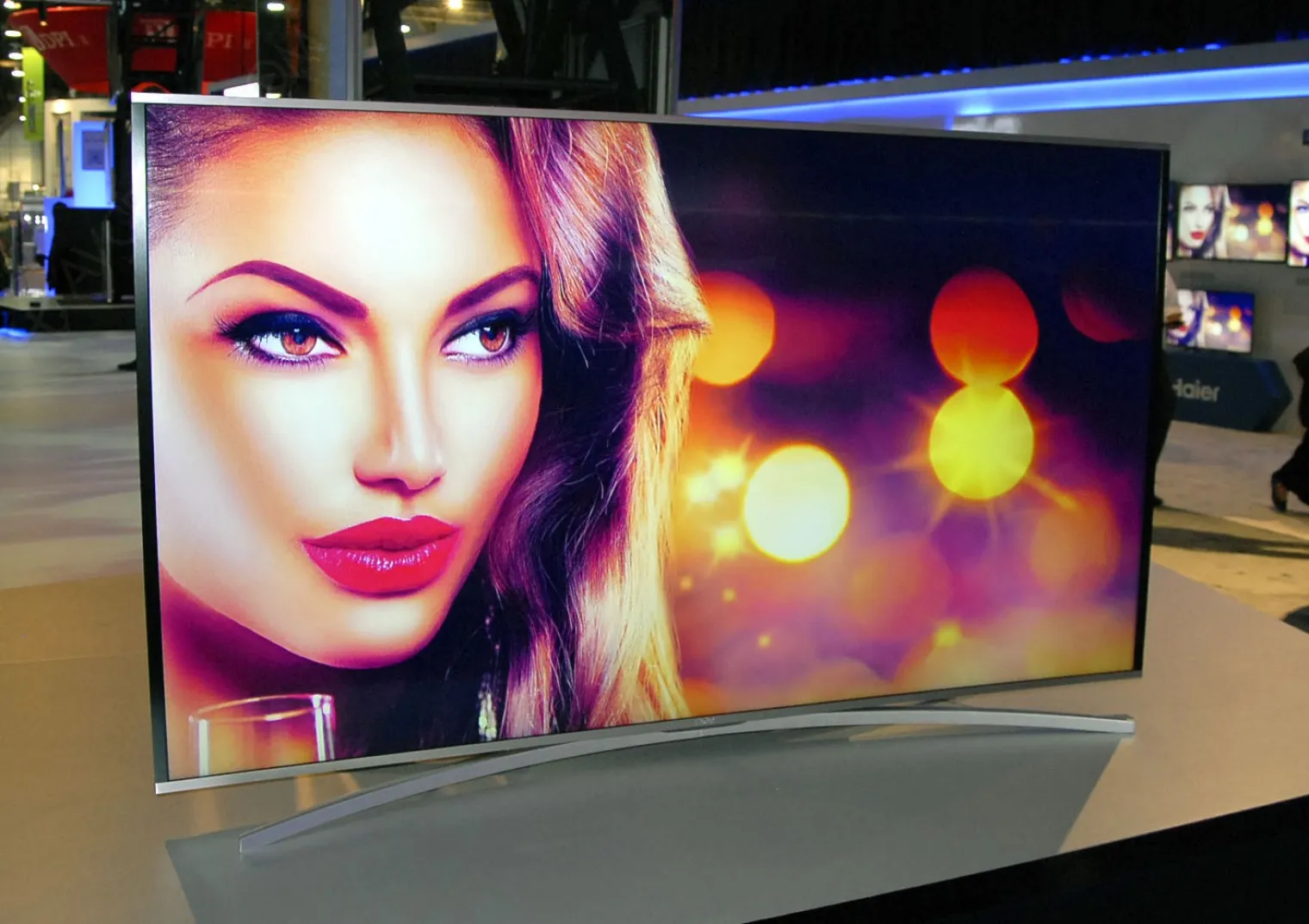 ces-15-tv-led-ultra-hd-haier-65q8000