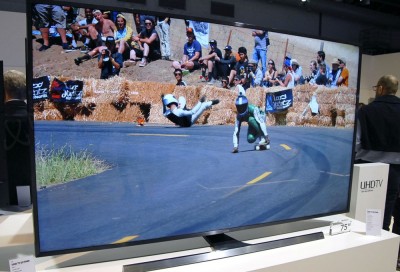 TV LED Ultra HD Samsung JU7000 : quatre tailles d'écran en approche