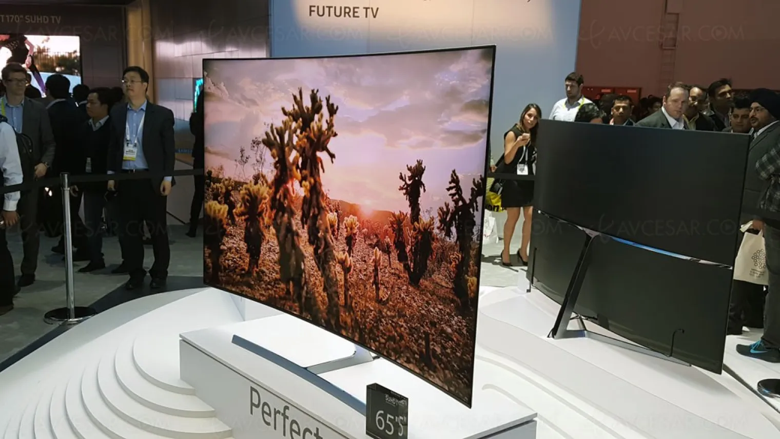 ces-16-tv-led-samsung-ultra-slim-suhd