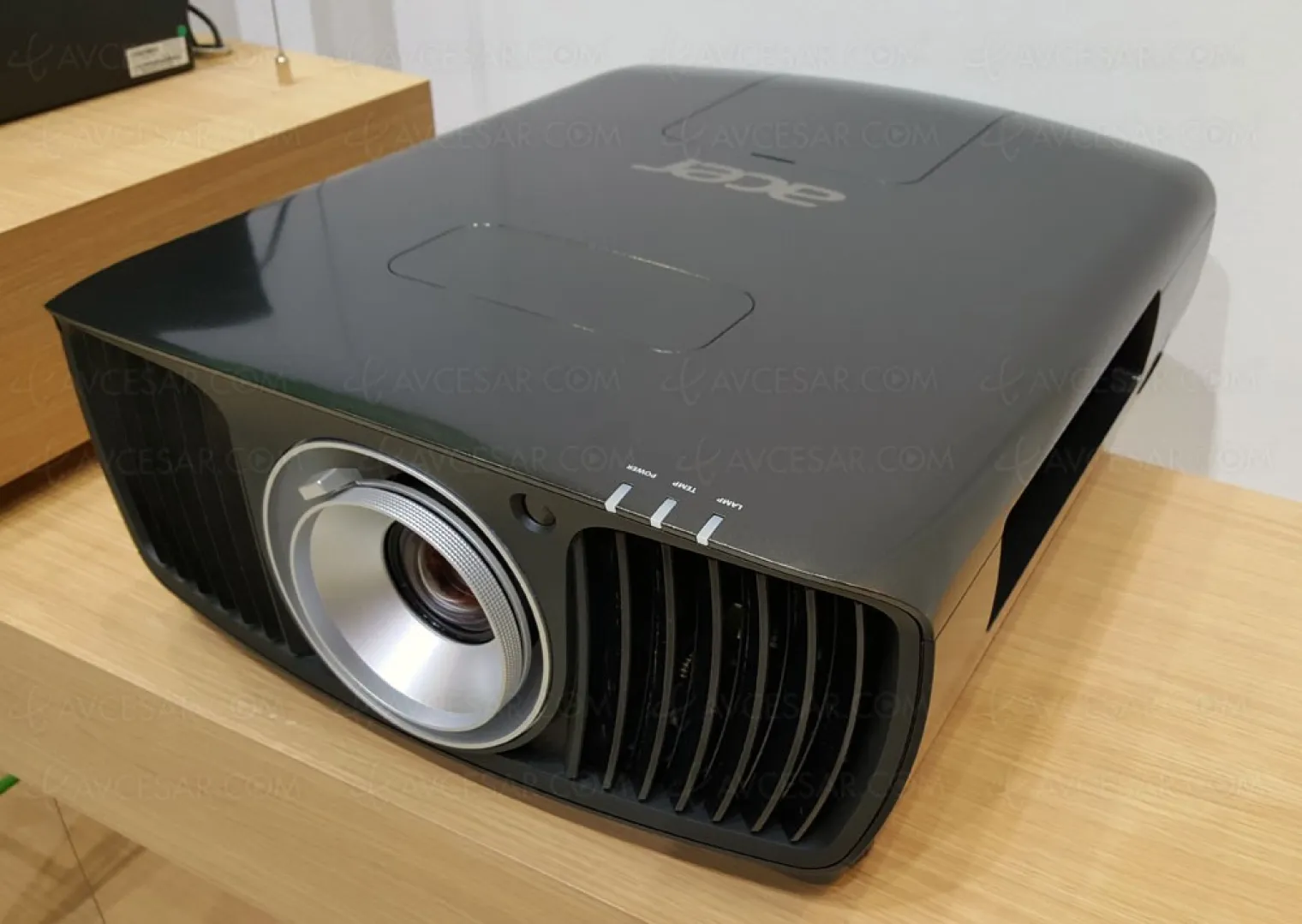 ifa-16-acer-v9800-videoprojecteur-ultra-hd-en-approche
