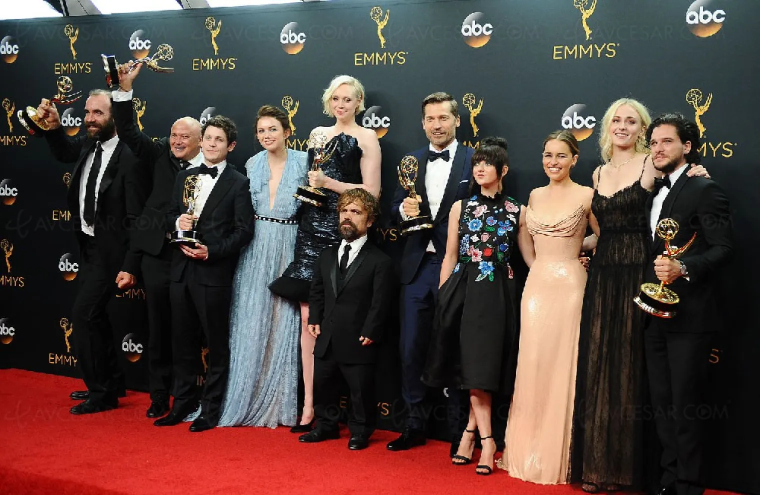record-d-emmy-awards-pour-game-of-thrones