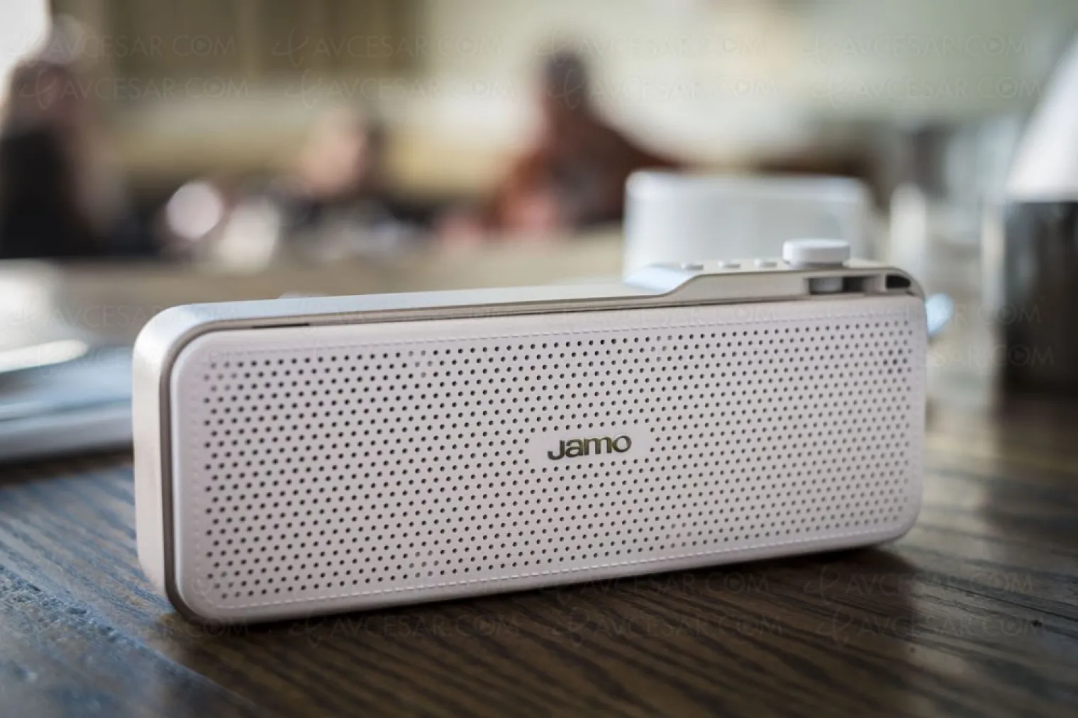 jamo-ds3-enceinte-bluetooth-nomade-et-radio-fm