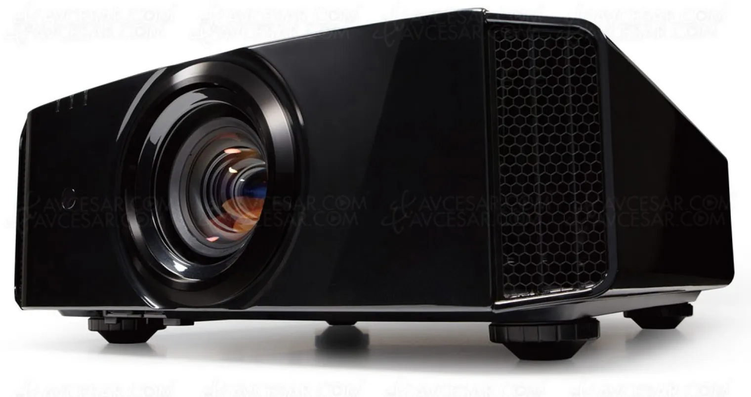 ces-17-jvc-dla-x9500-jvc-dla-x7500-jvc-dla-x5500-nouvelle-gamme-e-shift-4k-et-hdr