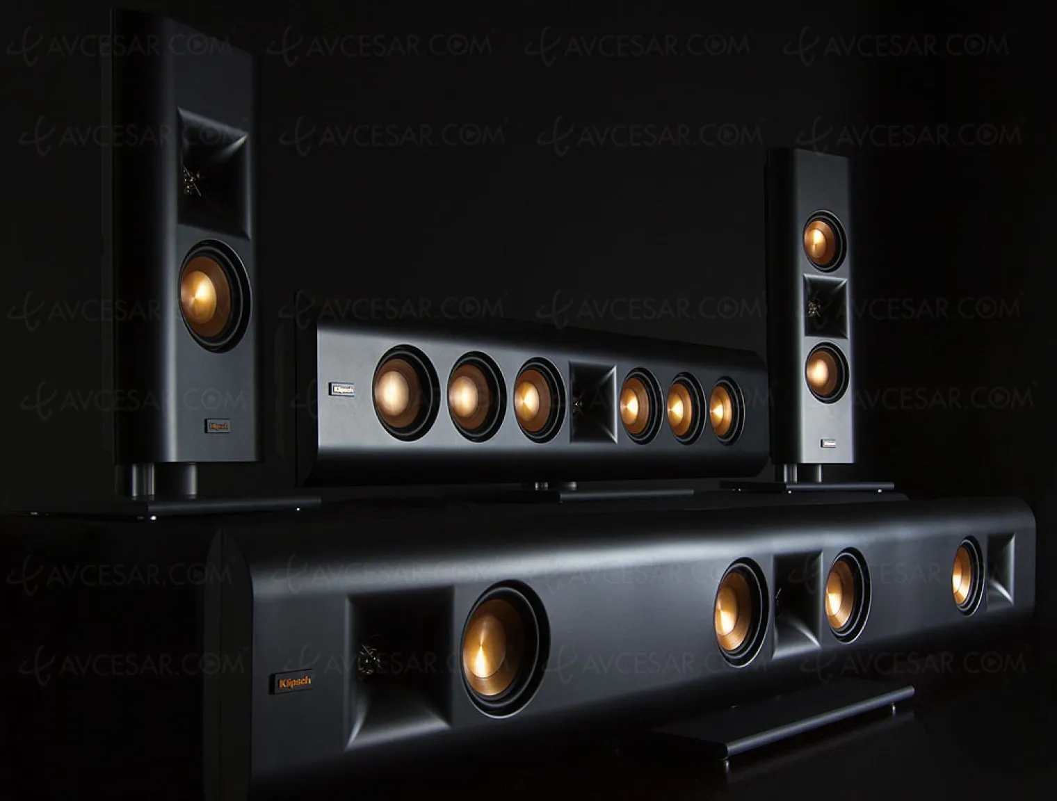 klipsch-reference-premiere-designer-on-wall-nouvelle-serie-enceintes-design