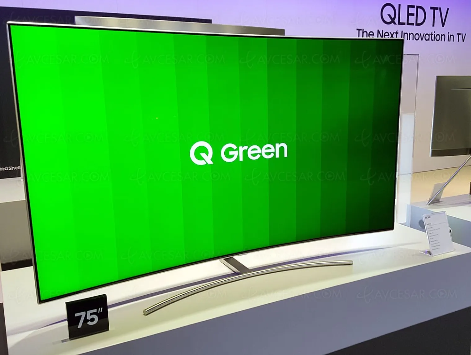 tv-led-ultra-hd-samsung-q8c-55-65-75-courbes-en-approche