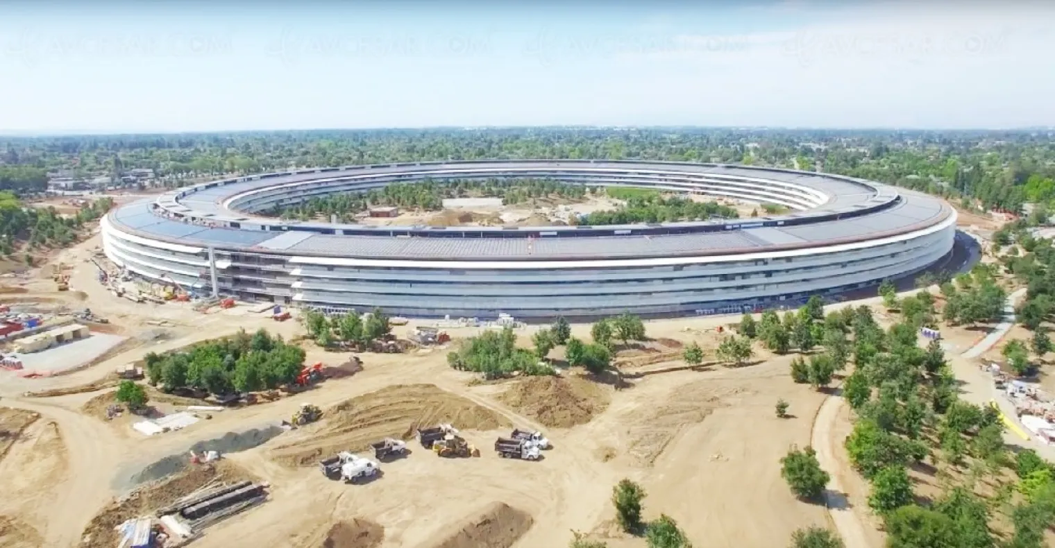 chantier-apple-park-video-de-juin-en-4k
