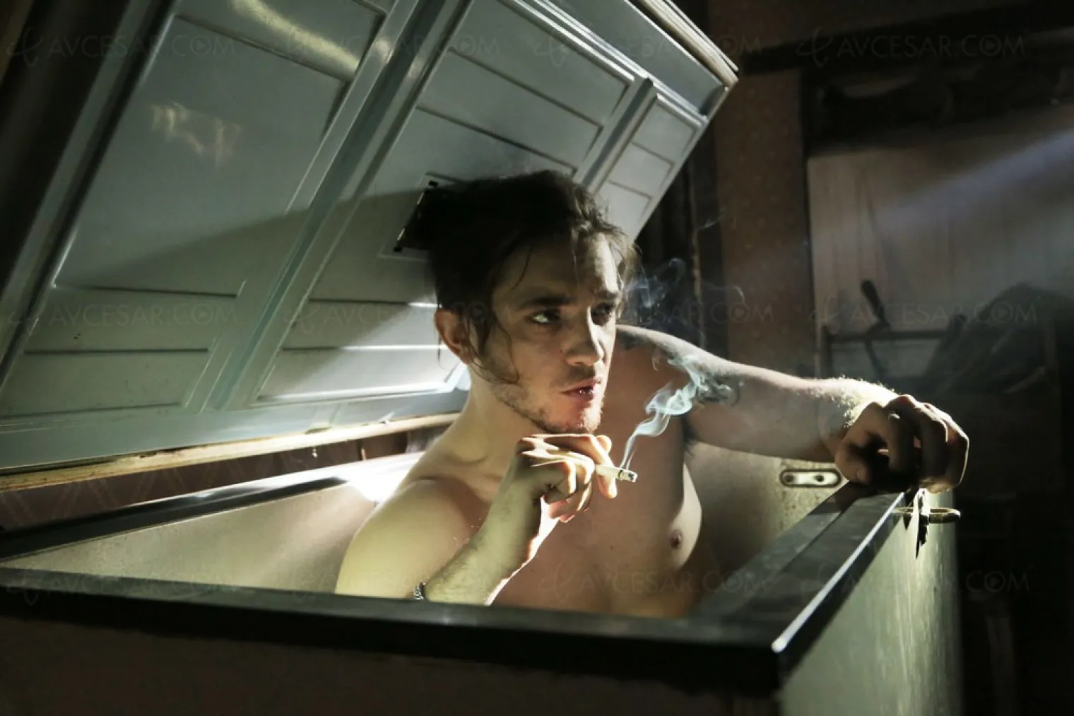 la-comedie-horrifique-le-diner-des-vampires-arrive-en-blu-ray-et-dvd