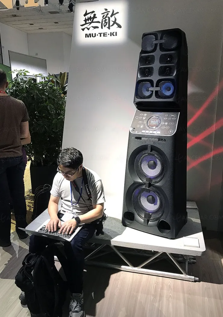 ifa-17-tour-audio-muteki-sony-mhc-v90dw-hi-res-audio-et-jeu-de-lumiere