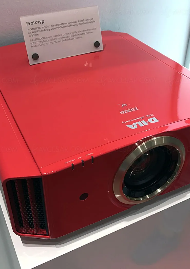 ifa-17-jvc-dla-20ltd-pour-marquer-le-20e-anniversaire-de-la-technologie-d-ila