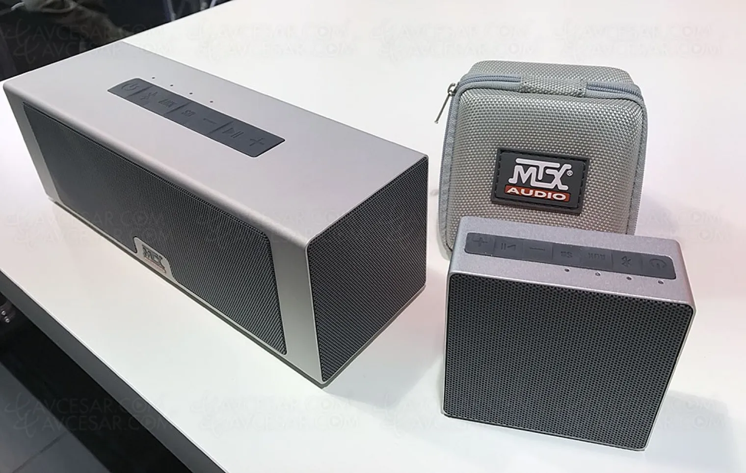 ifa-17-mtx-audio-ip1-enceinte-nomade-bluetooth-aluminium
