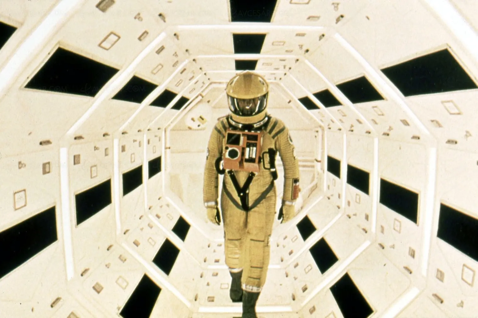2001-l-odyssee-de-l-espace-4k-ultra-hd-blu-ray-hal-la-bonne-heure