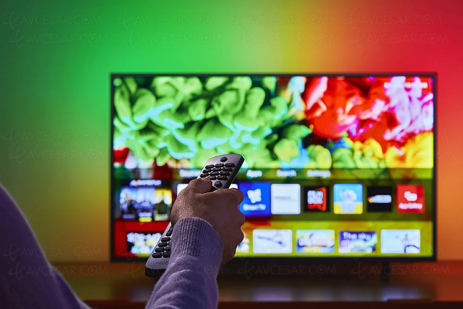 tv-led-ultra-hd-philips-pus6703-43-50-55-65-et-ambilight-3