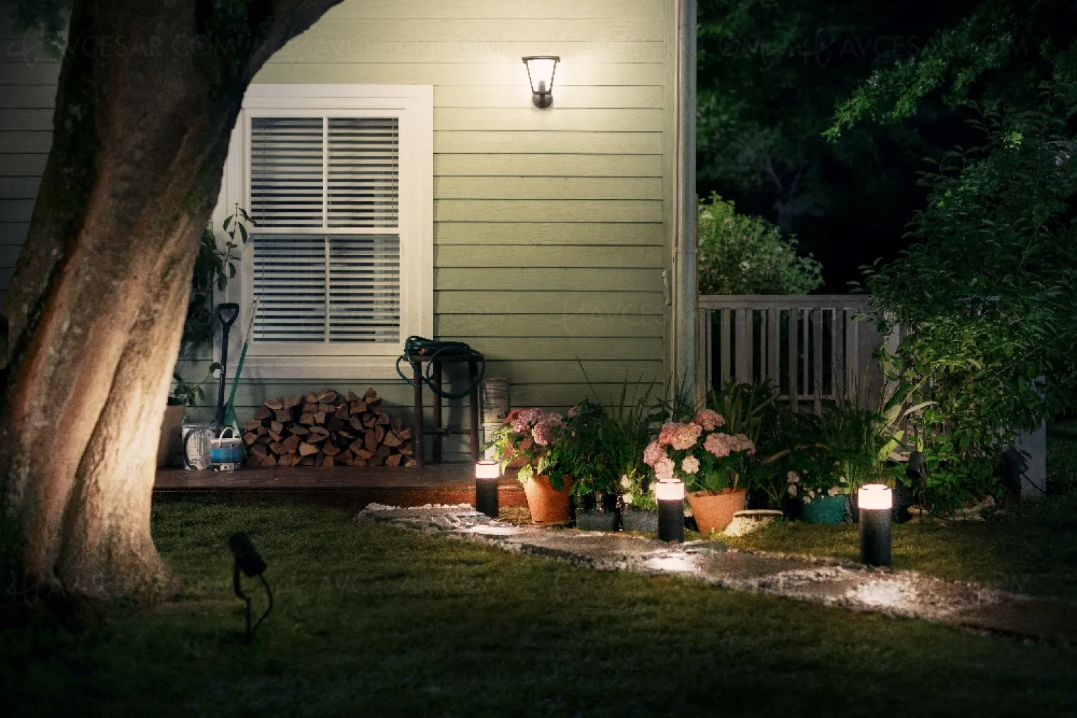 clairage-connecte-philips-hue-maintenant-a-l-exterieur