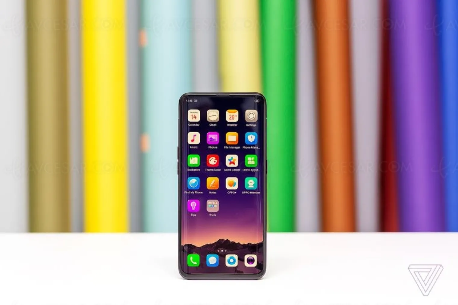 smartphone-oppo-find-x-encore-un-ecran-total-sans-encoche