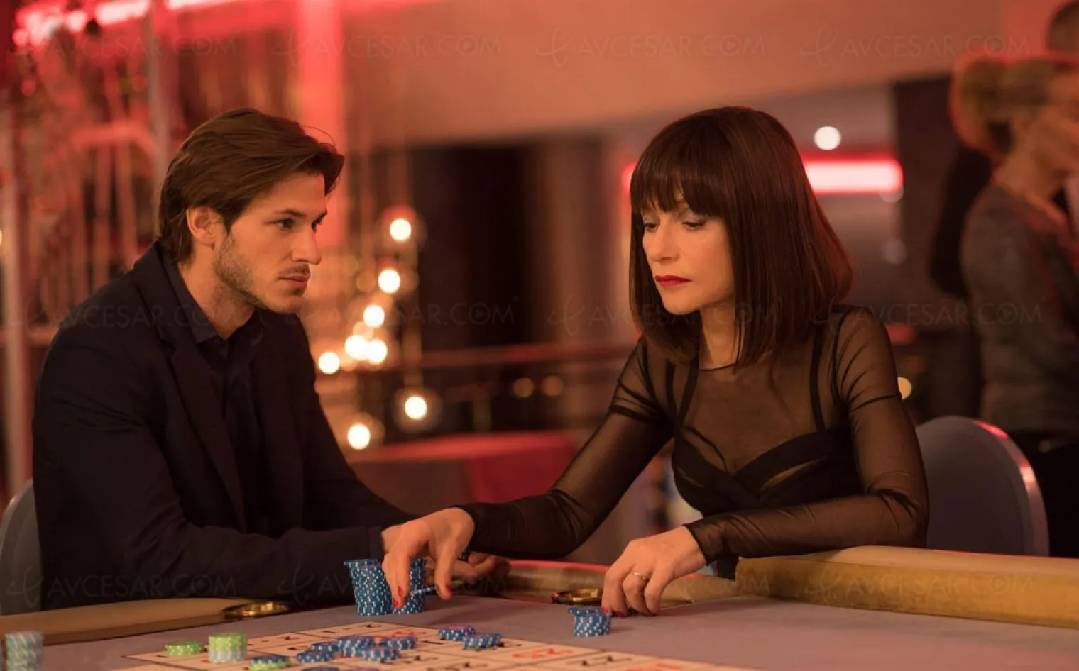 eva-isabelle-huppert-et-gaspard-ulliel-dans-un-thriller-mental