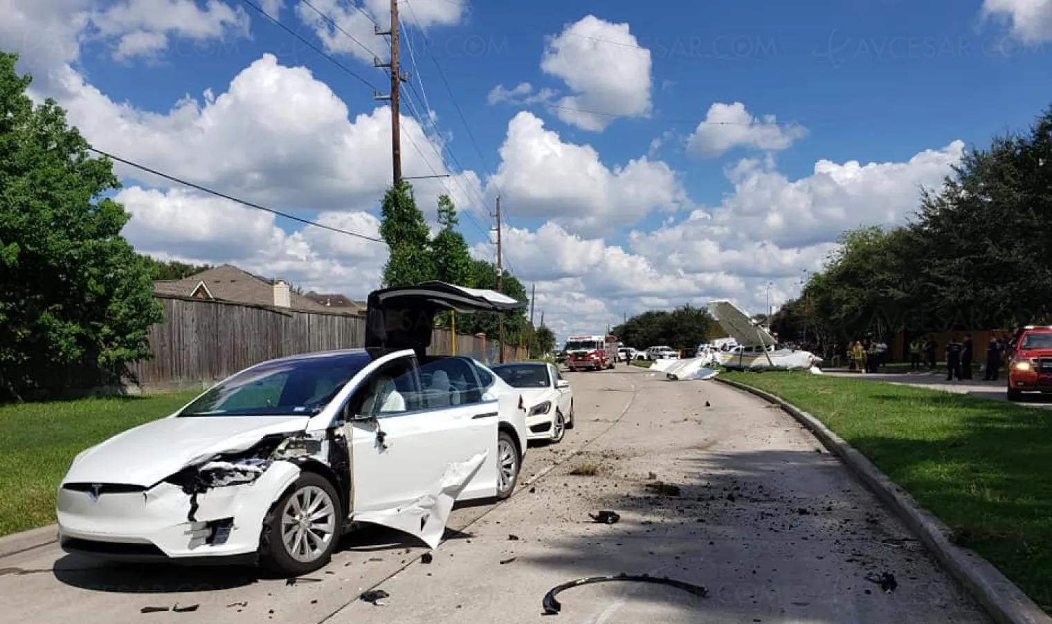 crash-d-avion-sur-une-tesla-model-x-personne-ne-meurt