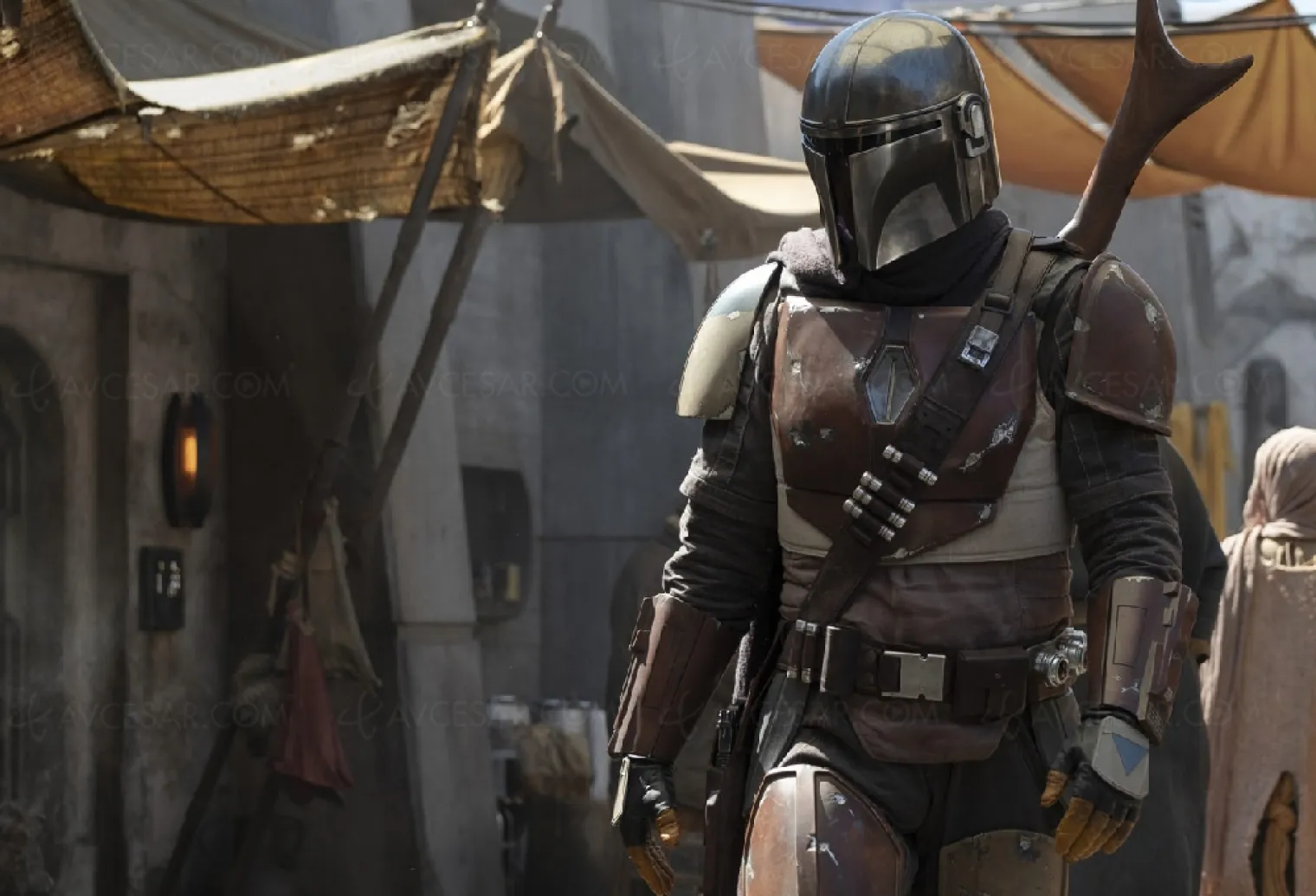 details-et-premiere-image-pour-the-mandalorian-la-nouvelle-serie-star-wars-de-jon-favreau