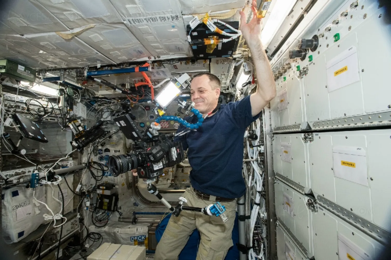 premiere-video-8k-venue-de-l-espace-co-production-entre-la-nasa-et-l-esa-sur-le-idien-de-l-iss