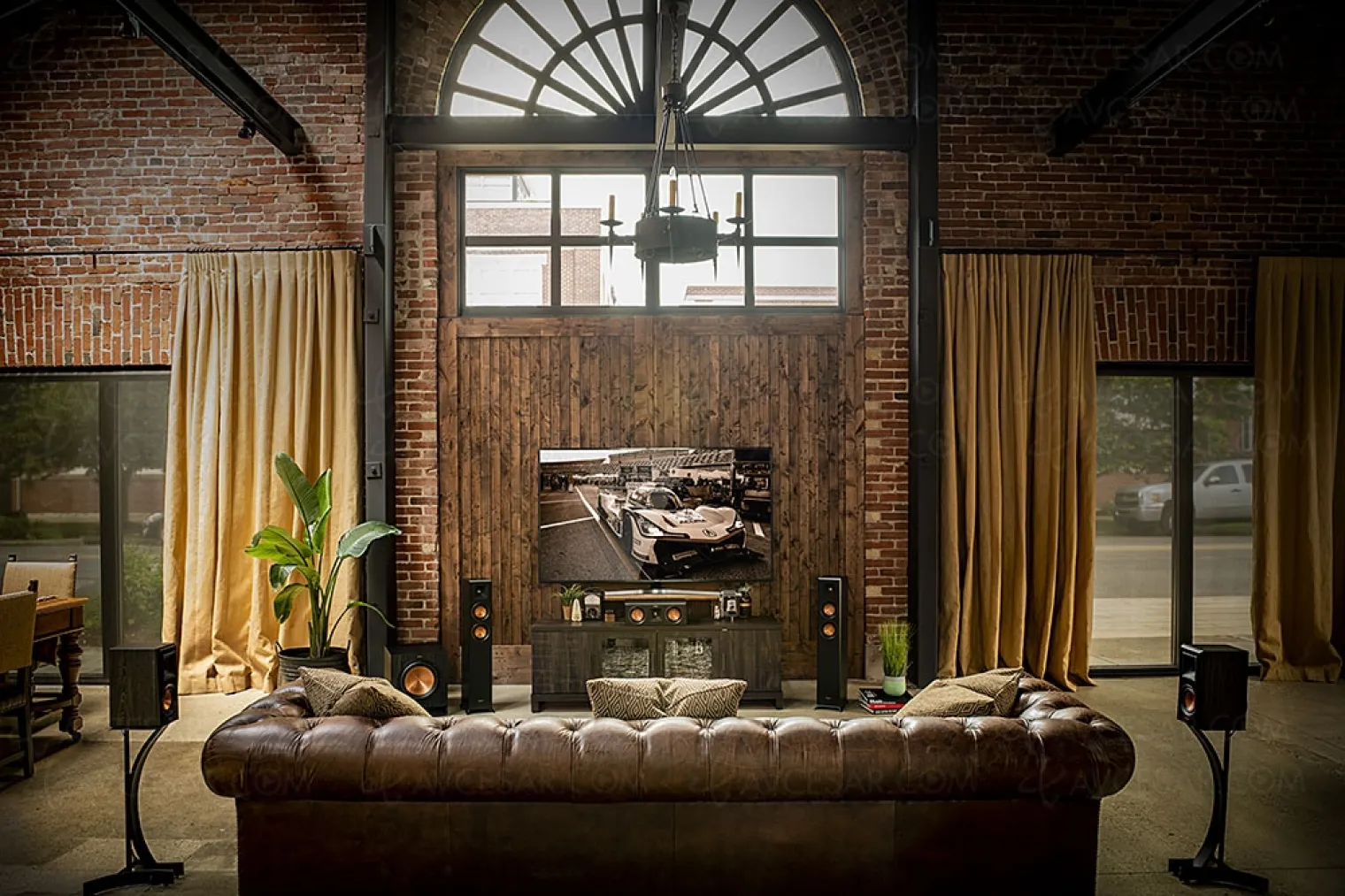 serie-klipsch-reference-premiere-2018-focus-sur-les-enceintes-surround-rp-600m-rp-500m-et-rp-400m