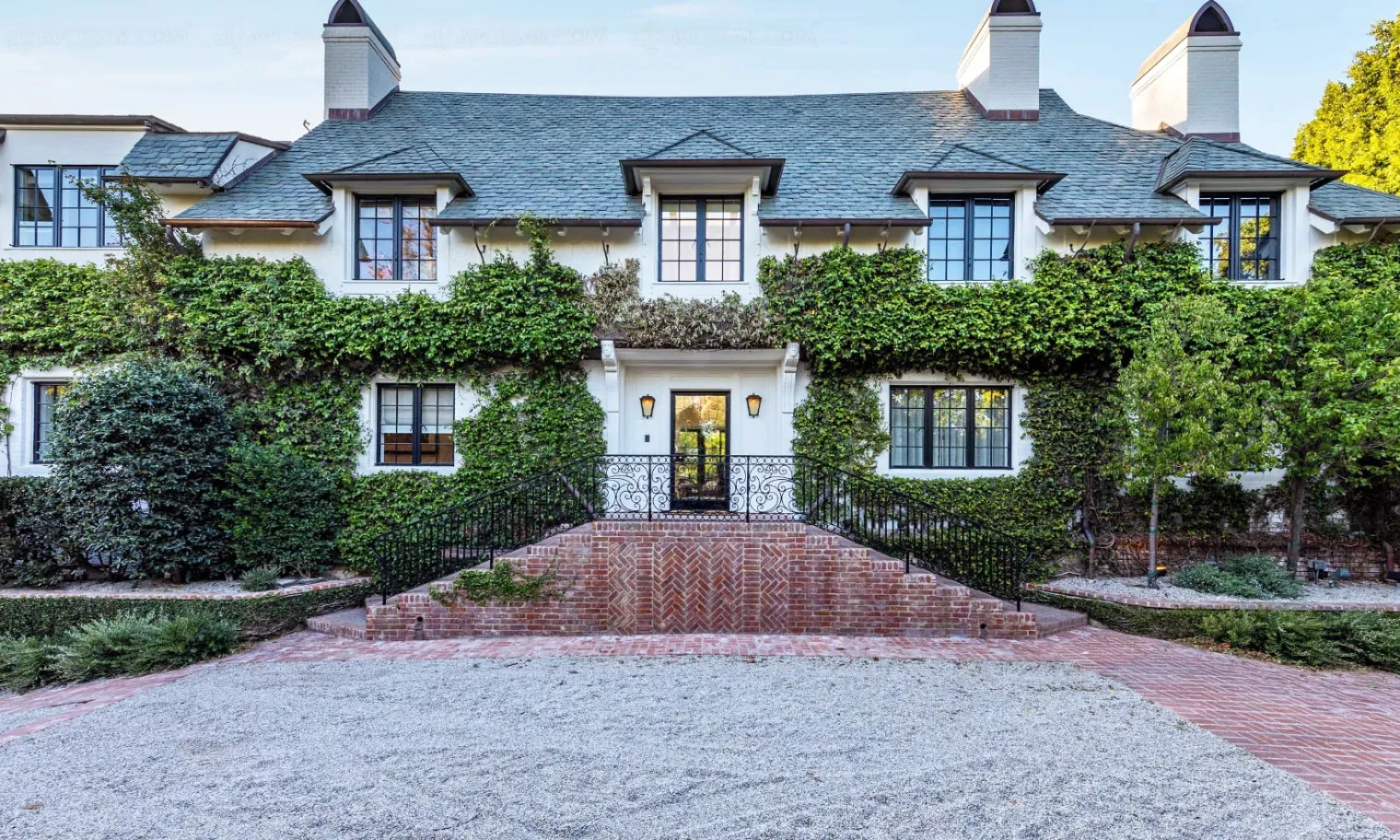 maison-a-vendre-a-beverly-hills-avec-home-cinema-old-hollywood