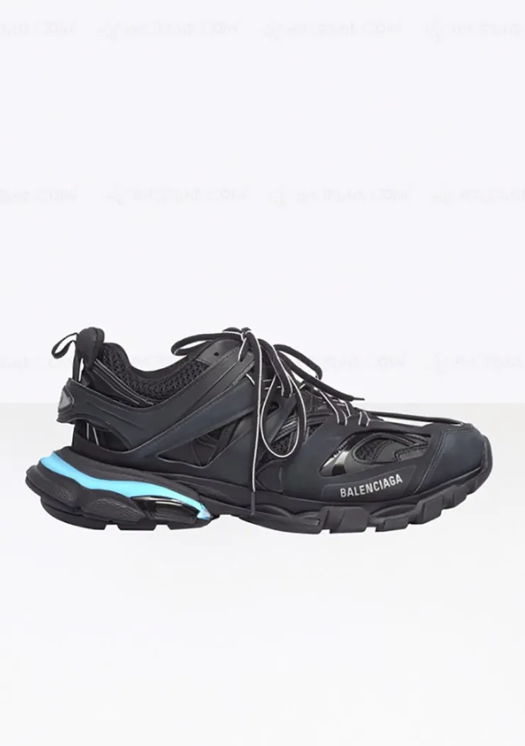 sneakers-track-balenciaga-avec-nouvelles-semelles-led