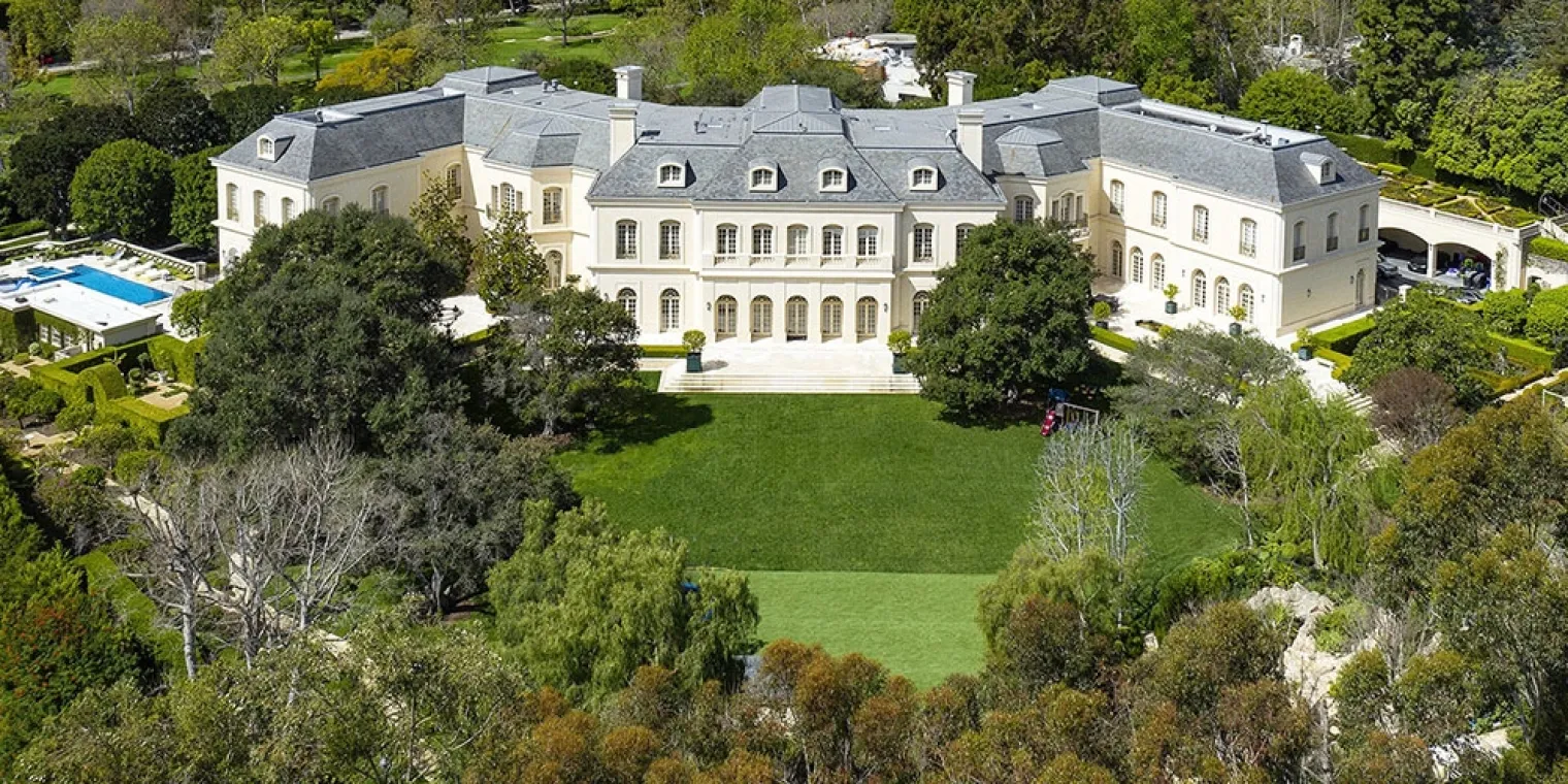 maison-a-vendre-ou-plutot-l-ancien-manoir-d-aaron-spelling-avec-home-cinema-grand-luxe