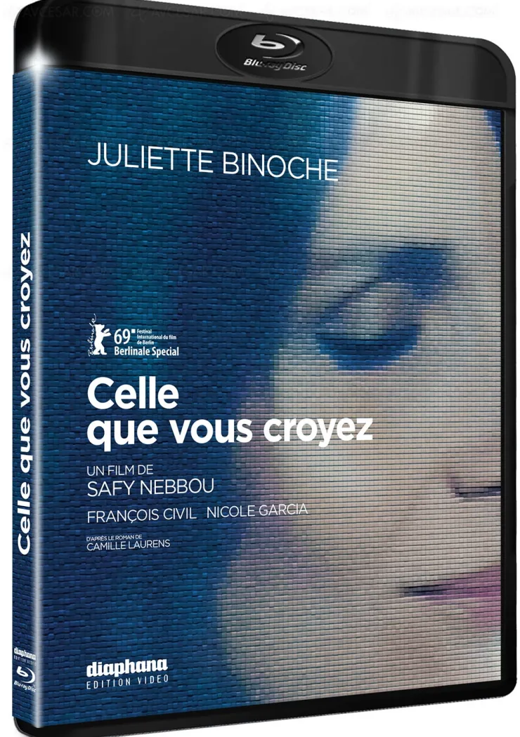 celle-que-vous-croyez-juliette-binoche-accro-aux-reseaux-sociaux