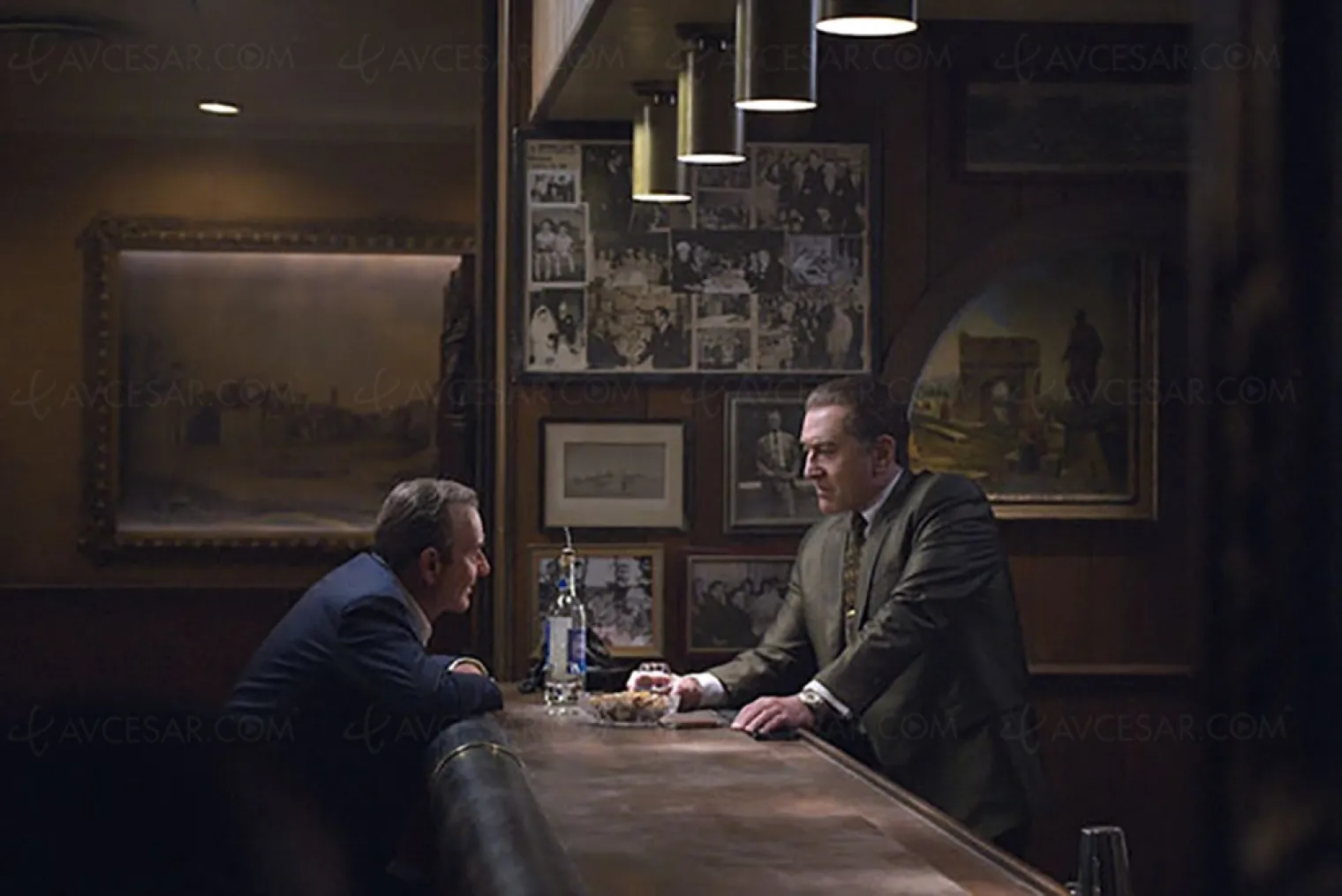 premieres-images-the-irishman-pour-netflix-robert-de-niro-et-al-pacino-liftes-par-le-de-aging