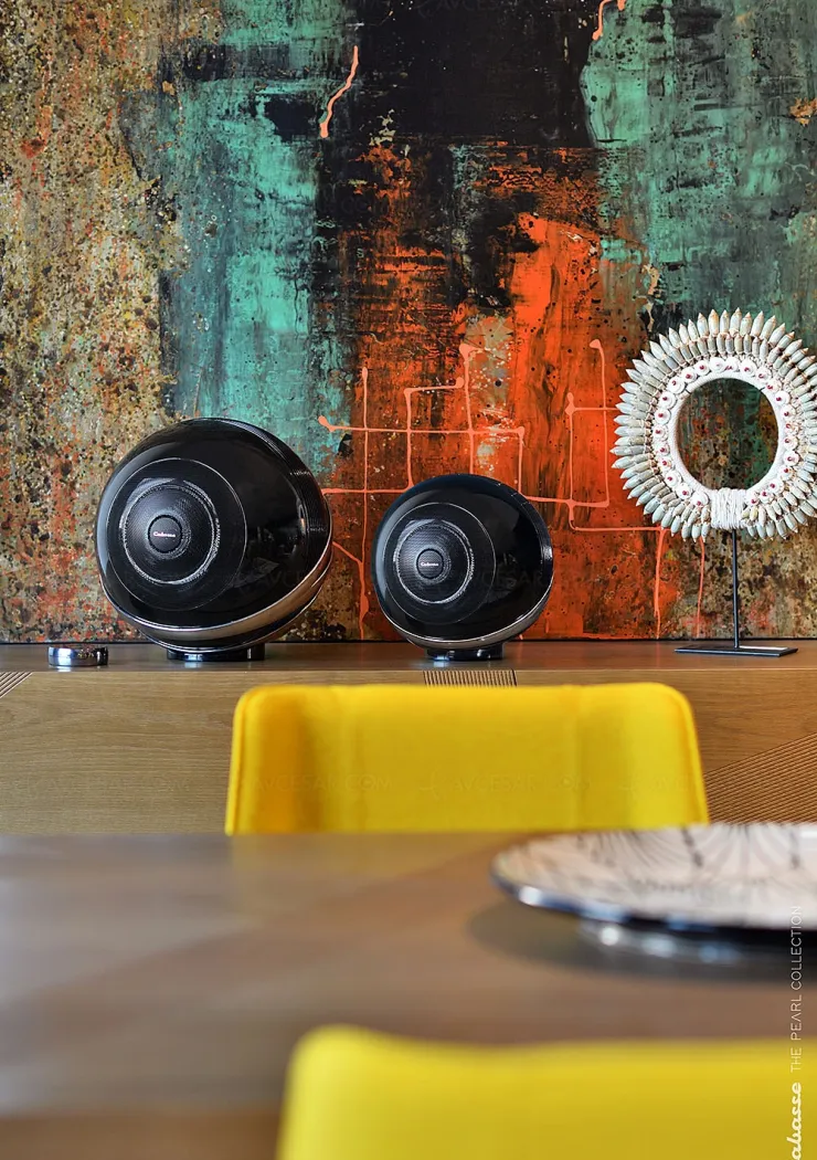 cabasse-stream-the-pearl-akoya-enceinte-active-reseau-compacte-hi-fi-compatible-google-assistant
