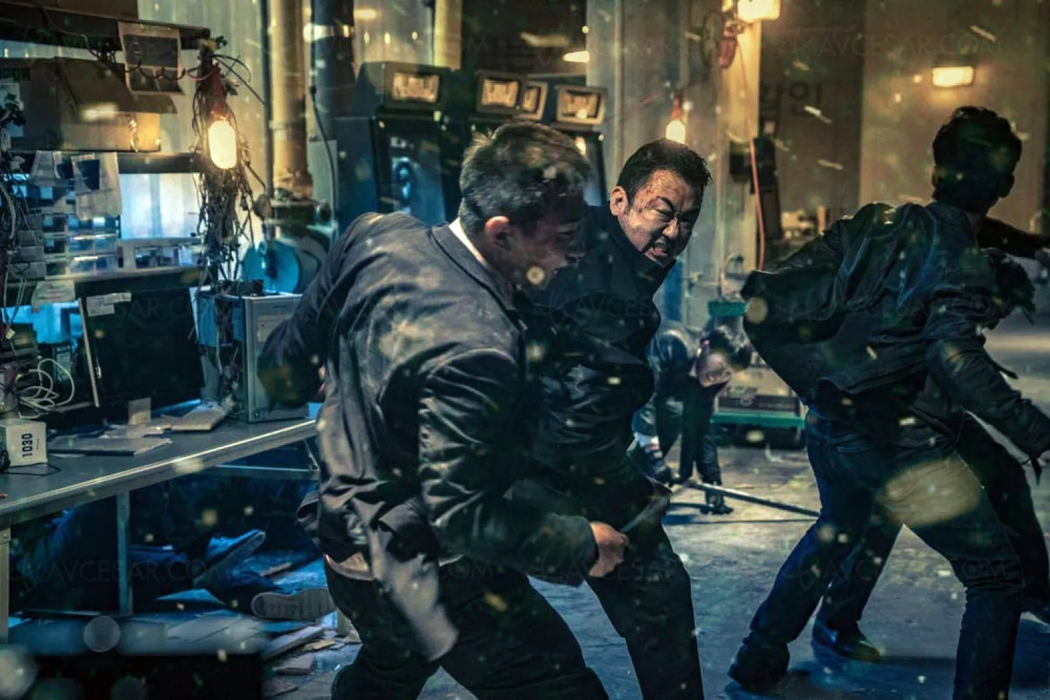 le-gangster-le-flic-et-l-assassin-un-thriller-coreen-muscle-disponible-le-2-decembre-avant-le-remake-us