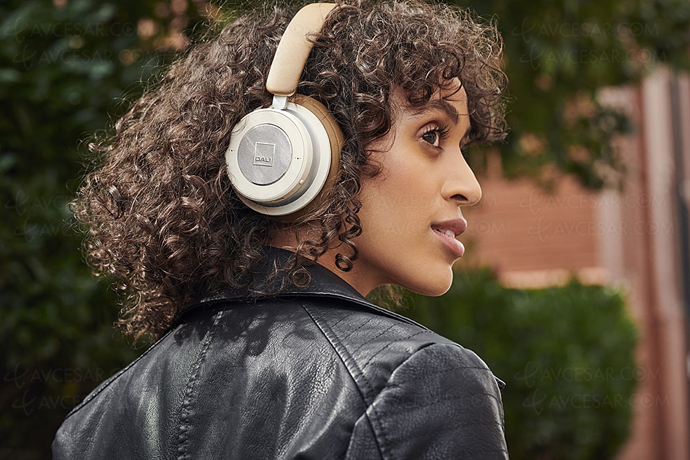 Test casque Bluetooth Dali&nbsp;IO‑6 à réduction de bruit active,&nbsp;en&nbsp;ligne