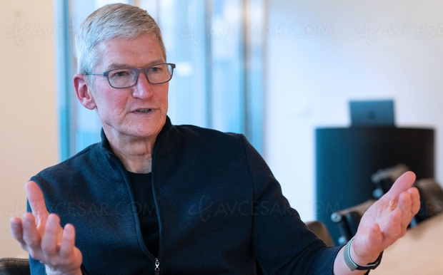 Tim Cook, le PDG d'Apple, fils caché de Madame Soleil