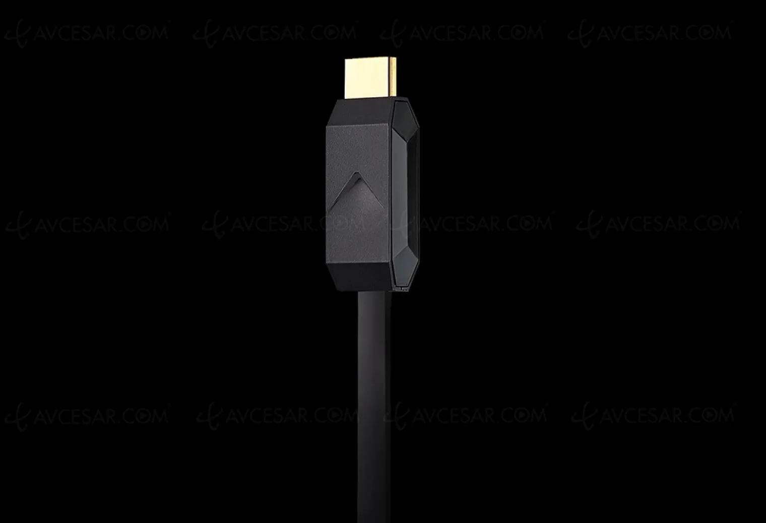premier-cable-hdmi-8k-a-fibre-optique-signe-arquus