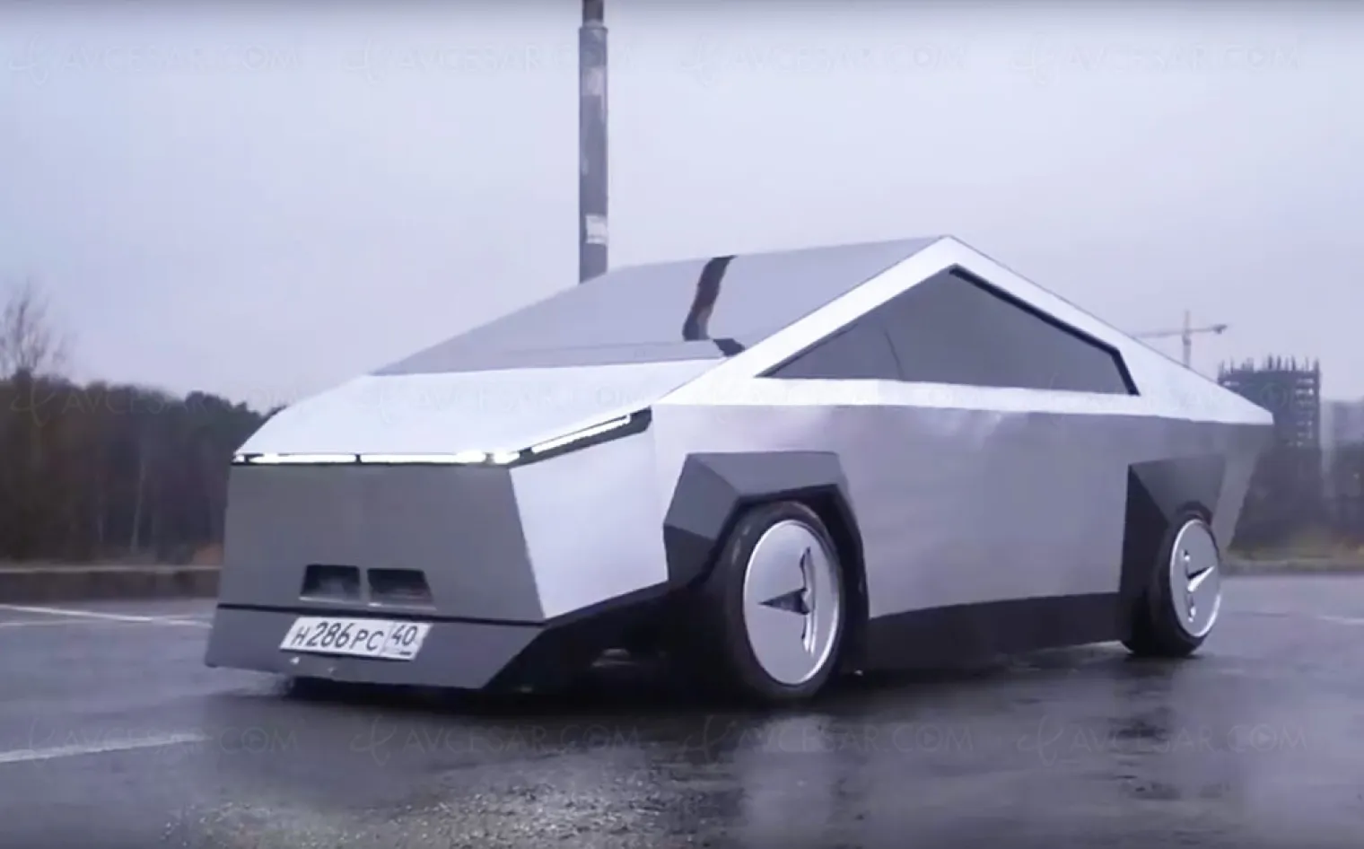 tesla-cybertruck-une-copie-russe-pour-30-fois-moins-cher