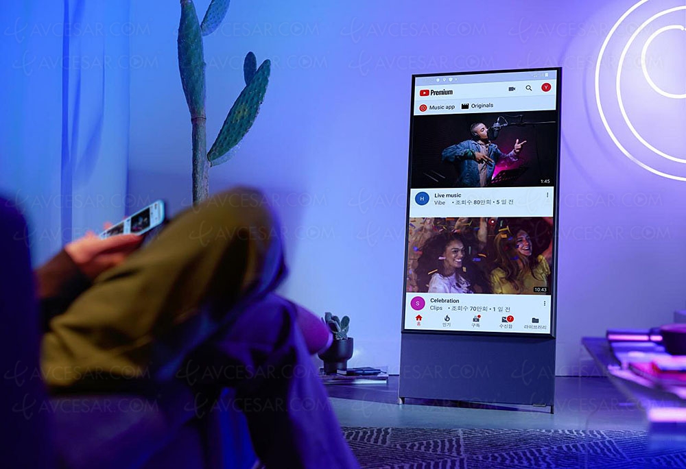 CES 20 > Samsung The&nbsp;Sero, TV&nbsp;QLED&nbsp;43" rotatif horizontal/vertical pour la génération&nbsp;smartphone