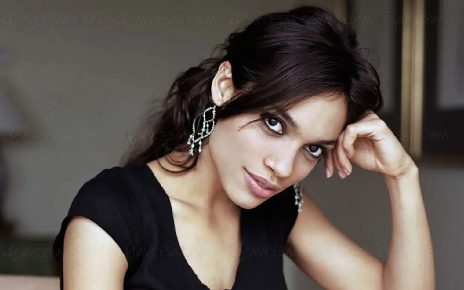 rosario-dawson-dans-une-serie-d-anticipation-pour-hbo