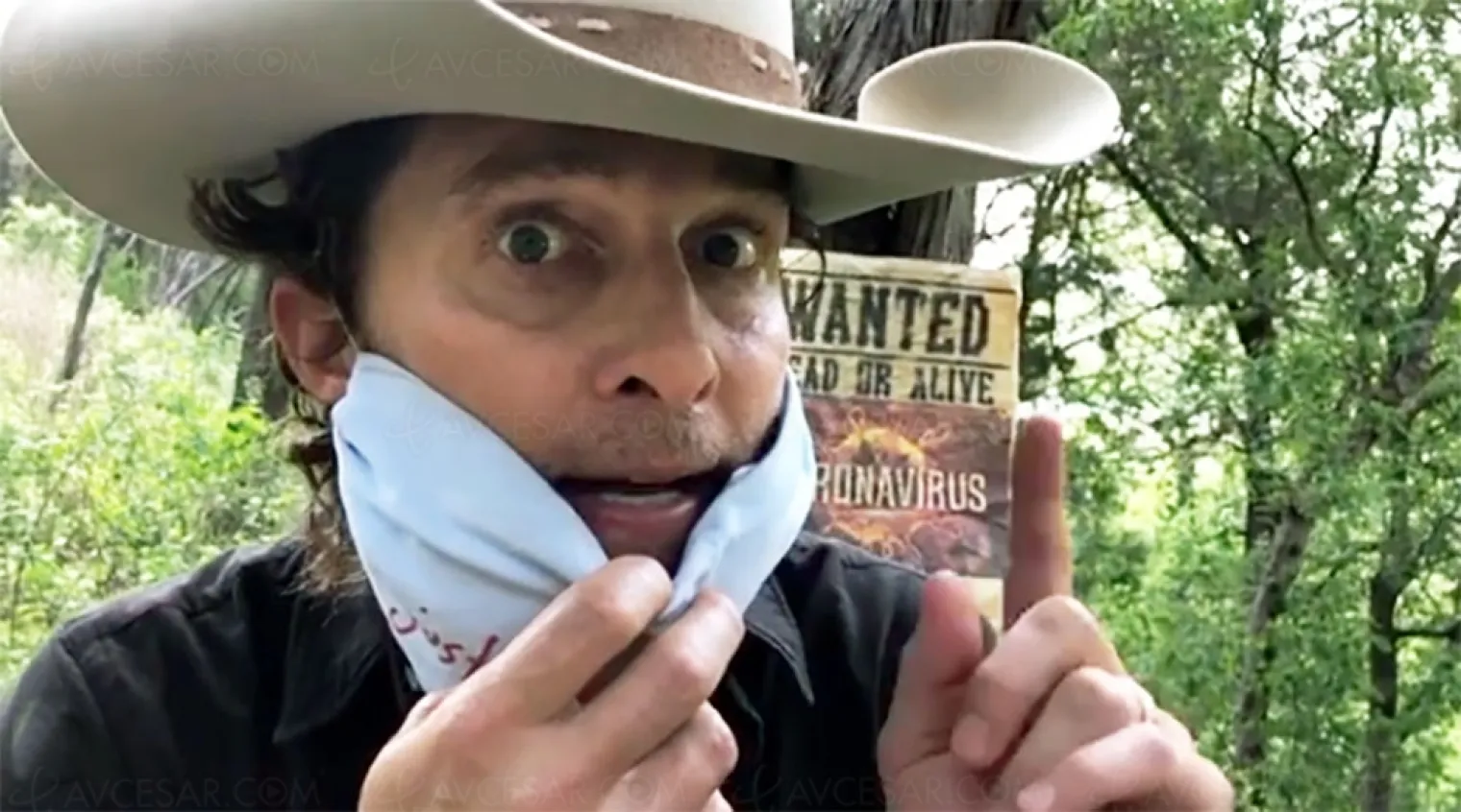 matthew-mcconaughey-est-bobby-bandito-dans-une-video-loufoque-pour-la-bonne-cause