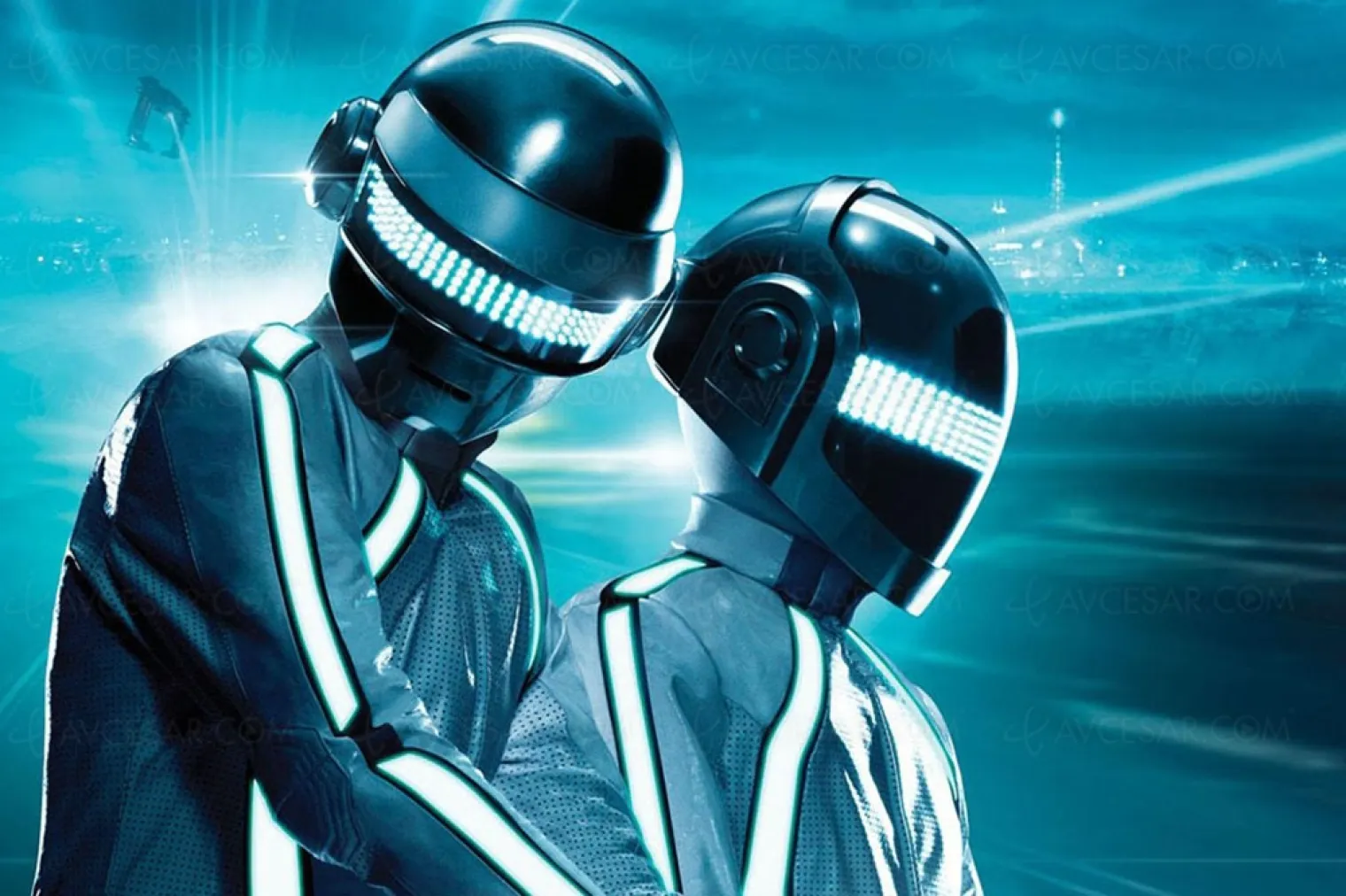 occhiali-neri-daft-punk-signerait-la-bande-originale-du-prochain-dario-argento