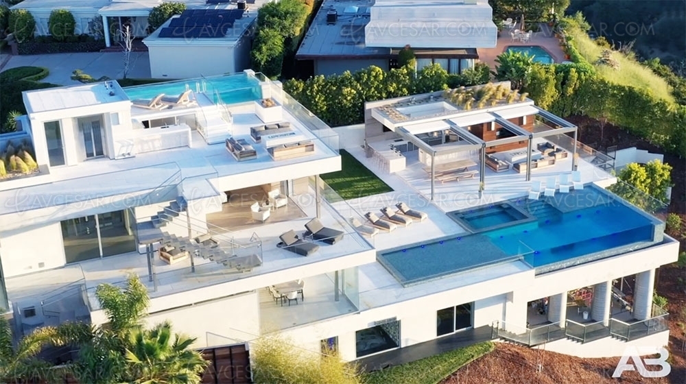 Incroyable maison à vendre à Beverly Hills avec 2 Home&nbsp;Cinéma, visite&nbsp;vidéo