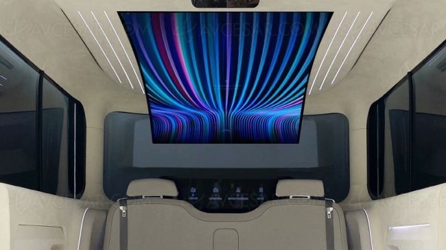 Écran LG Oled&nbsp;77'' dans un concept car&nbsp;Hyundai