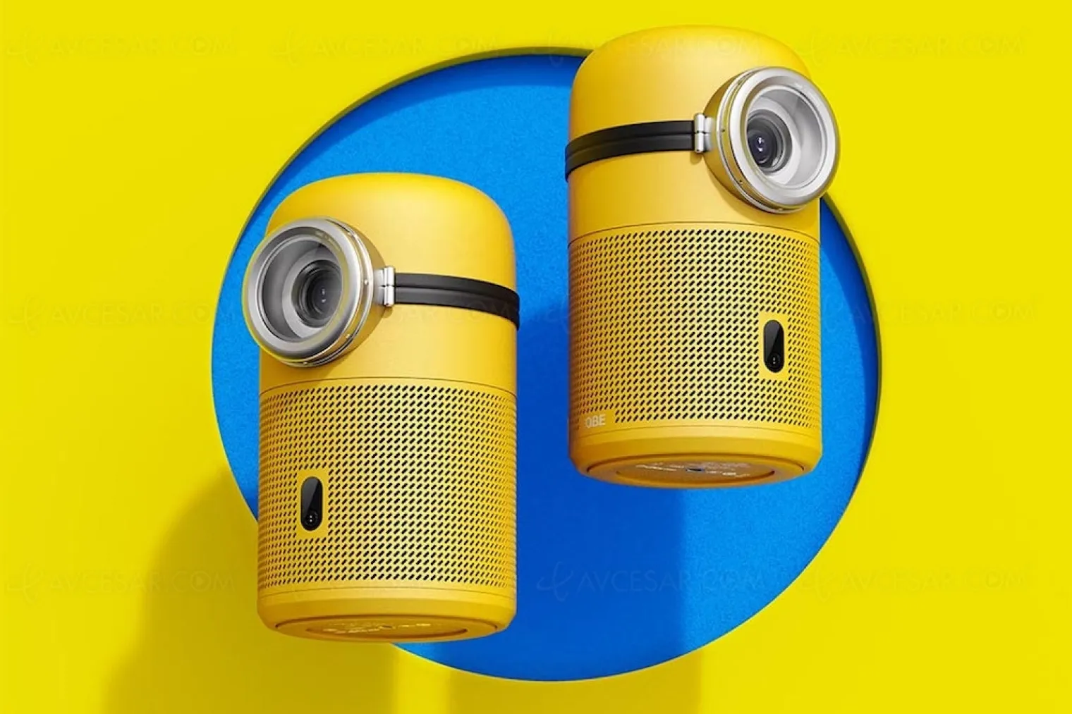 un-minion-se-cache-dans-ce-videoprojecteur-trop-mignon